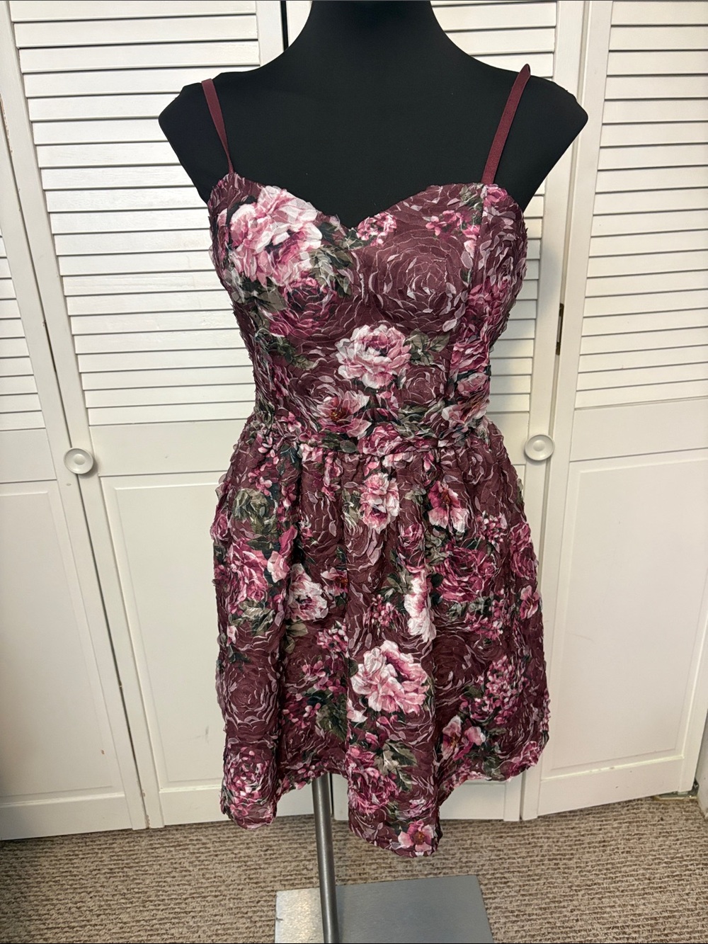 BCX Burgundy Floral Sweetheart Mini Dress